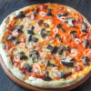 Pomodoro, frutti di mare, fior di latte e funghi porcini