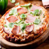 Pomodoro, speck, rucola, scaglie di grana