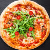 Pomodoro, fior di latte, pomodorini, rucola, scaglie di grana